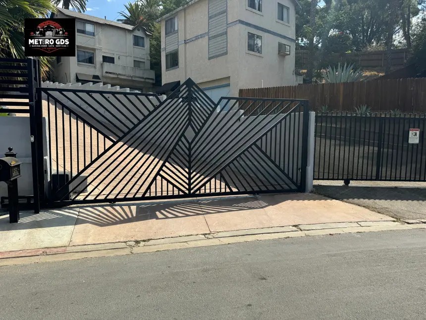 black gate design by Metro GDS