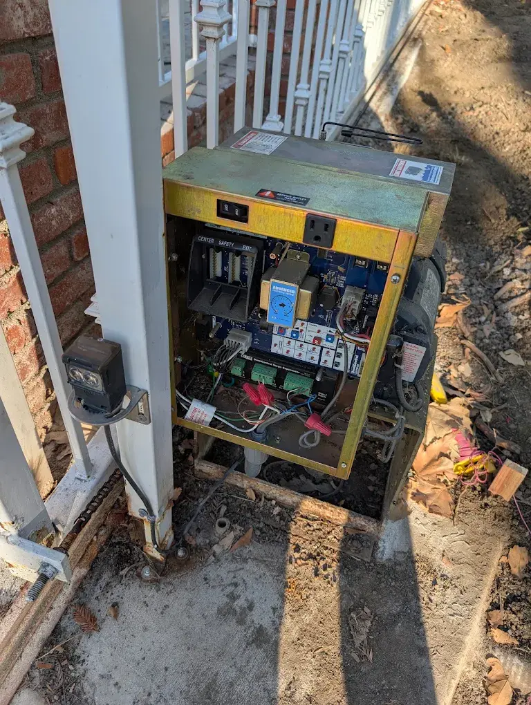 Electric gate motor control system